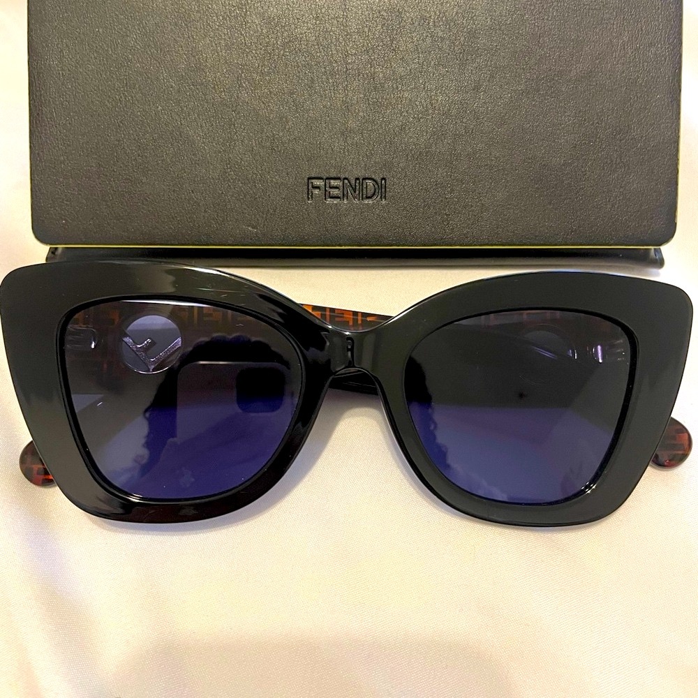 Fendi Black Oversized Sunglasses